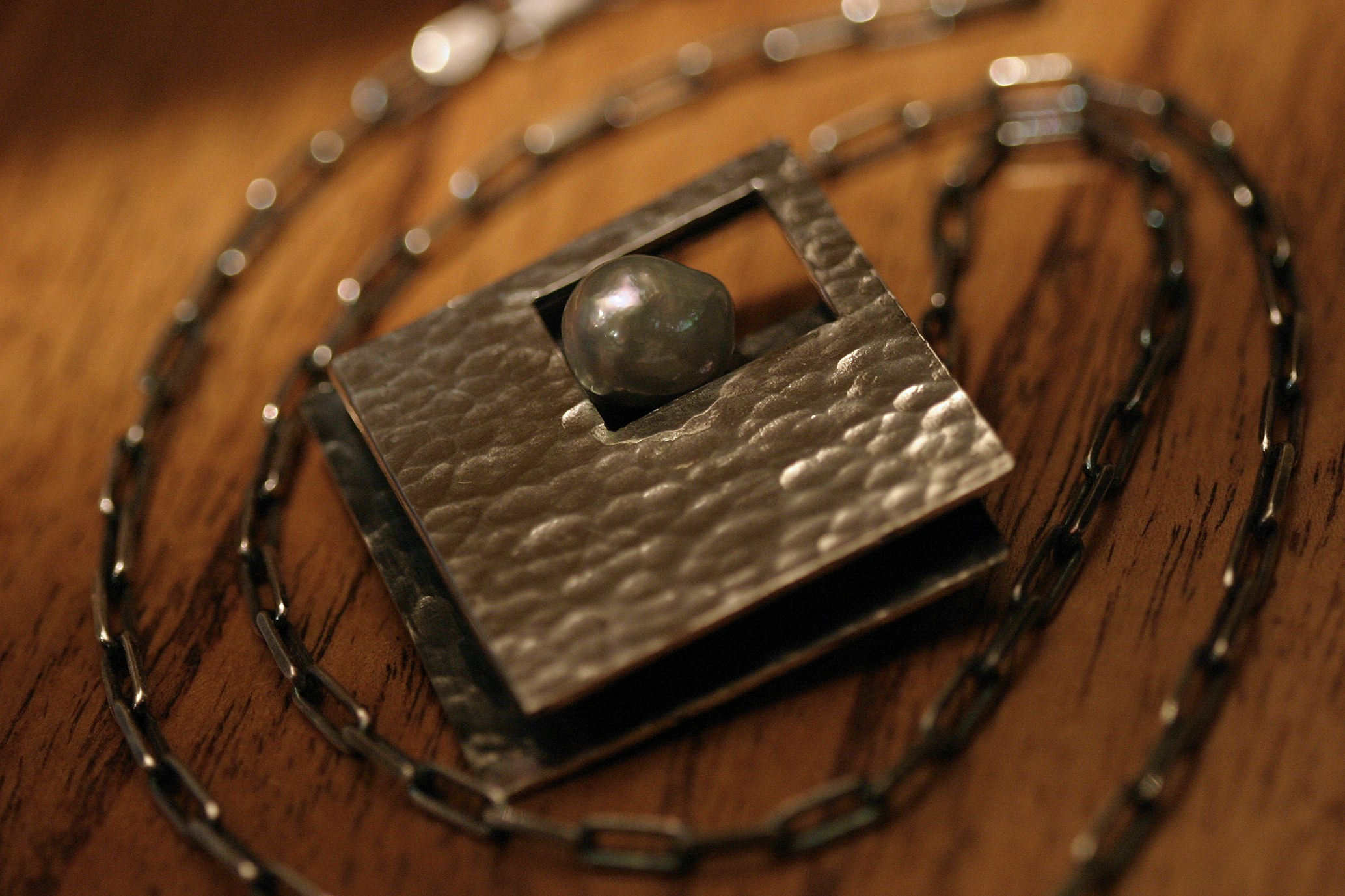 AK Design silver pendant with natural Akoya pearl