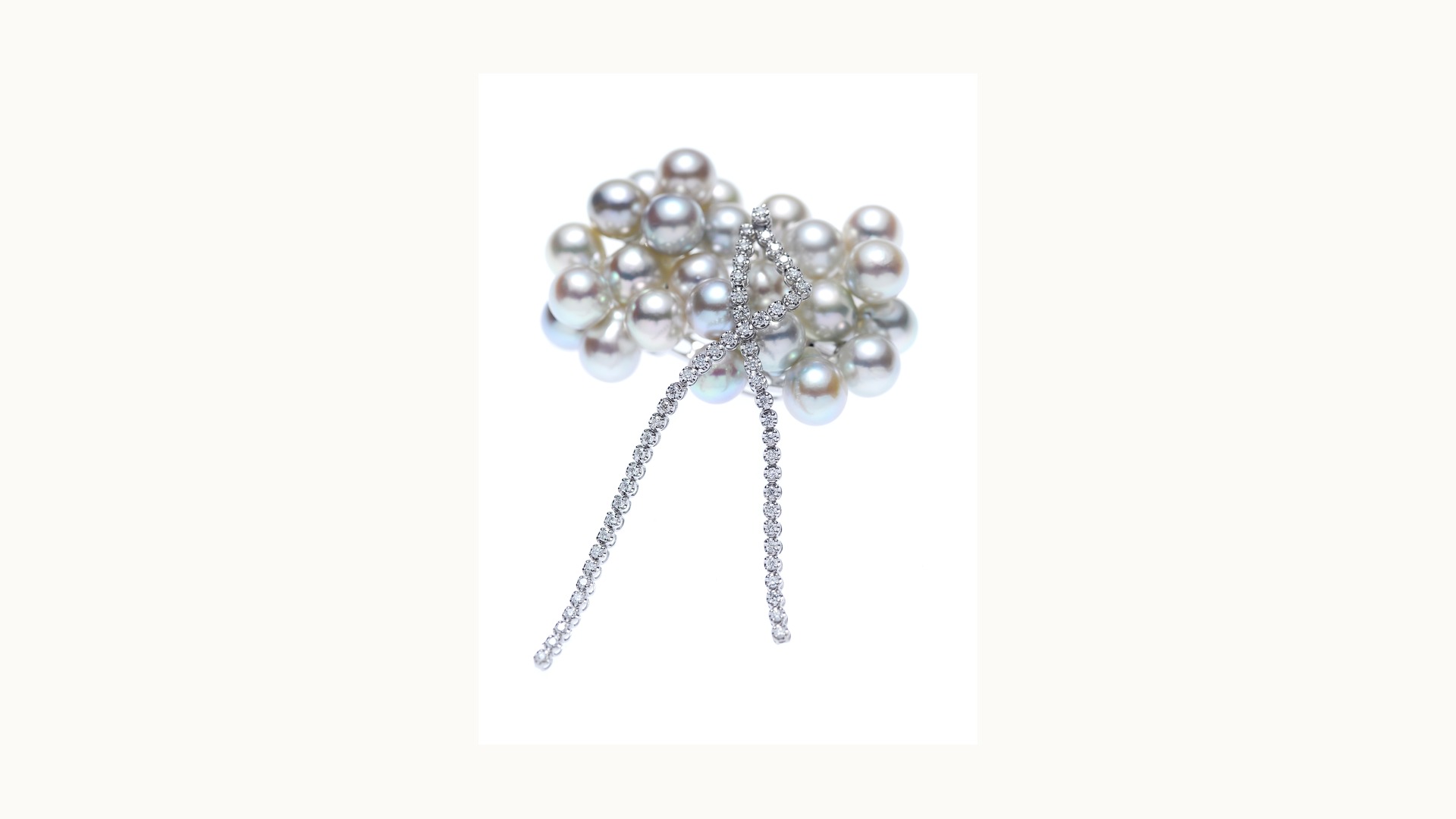 Hanachiyo collaboration pearl brooch